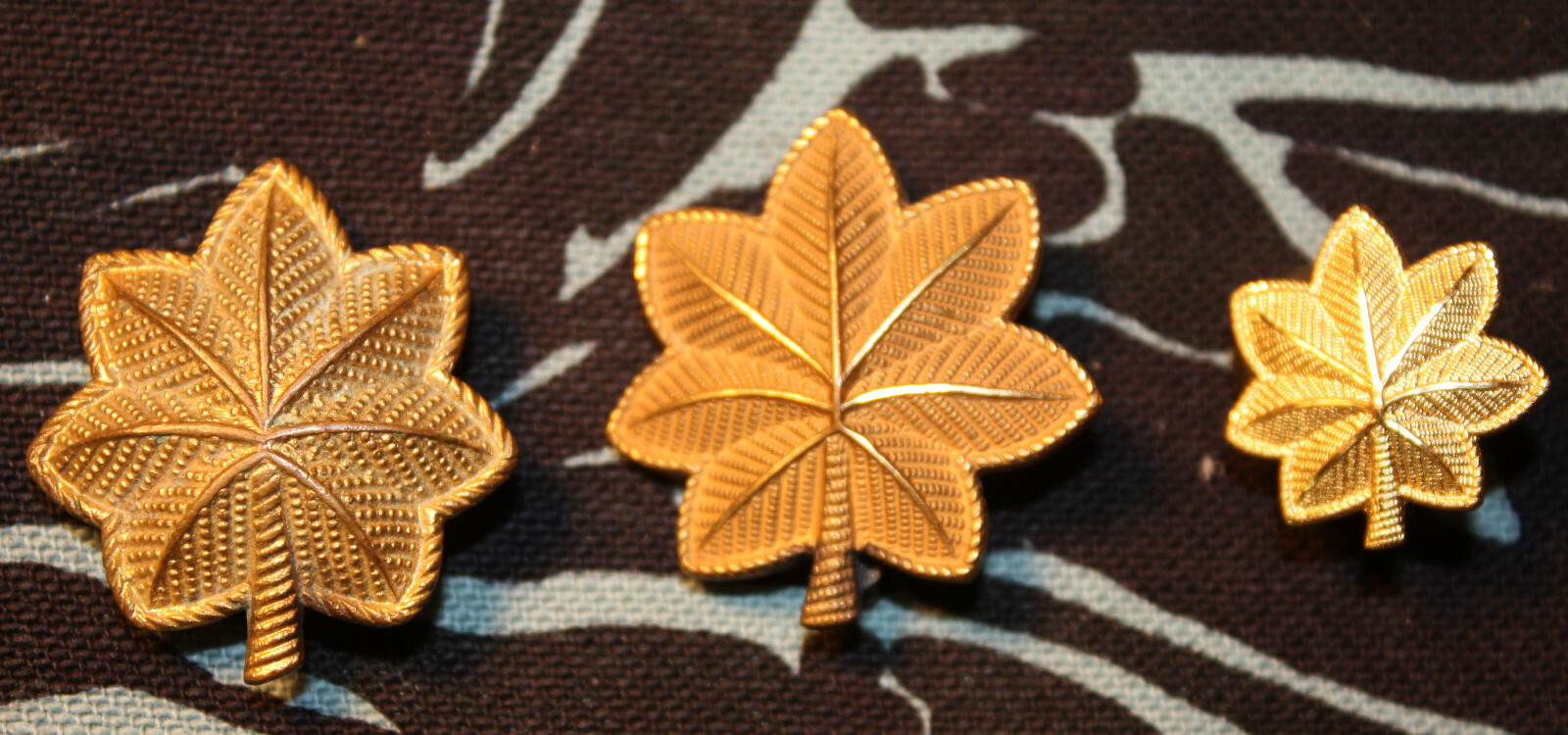 Old US ARMY USAF Major Officer’s Rank Insignia pin back + one Navy LT CDR