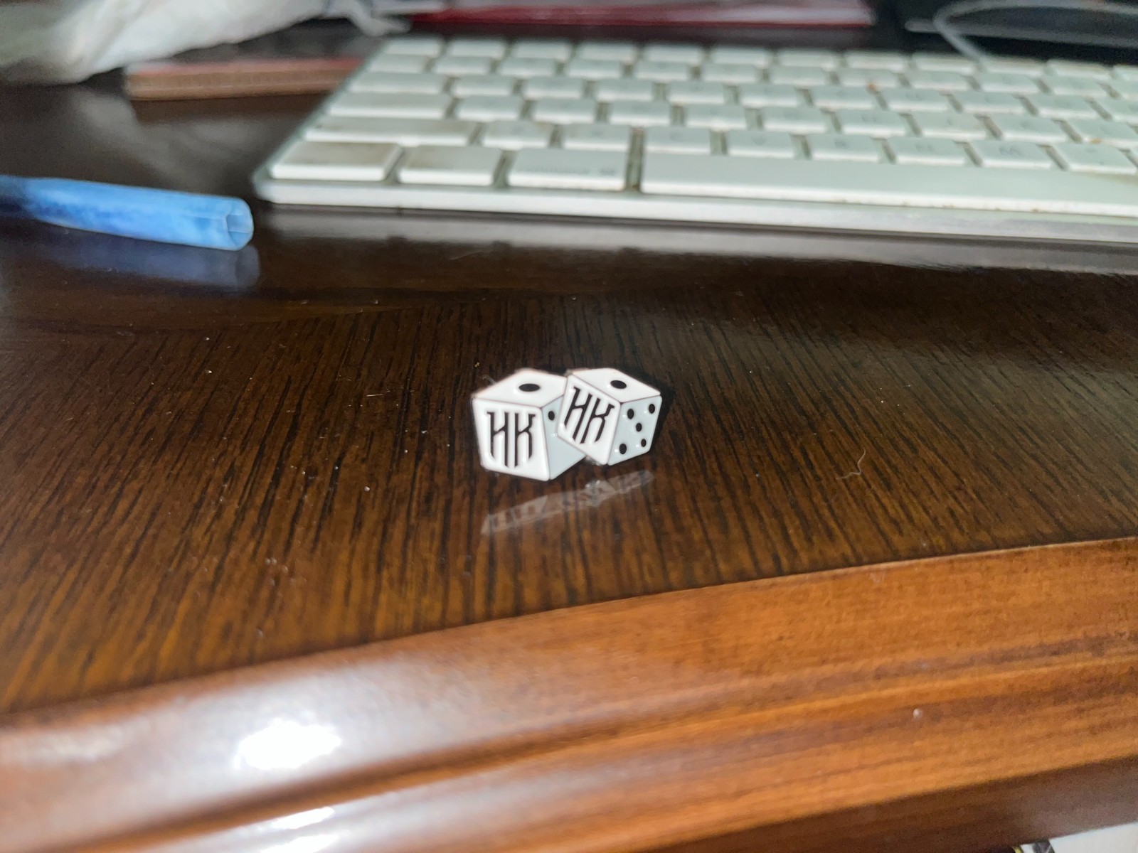 HK HECKLER & KOCH FIREARMS LOGO die dice set LAPEL HAT PIN ENAMEL
