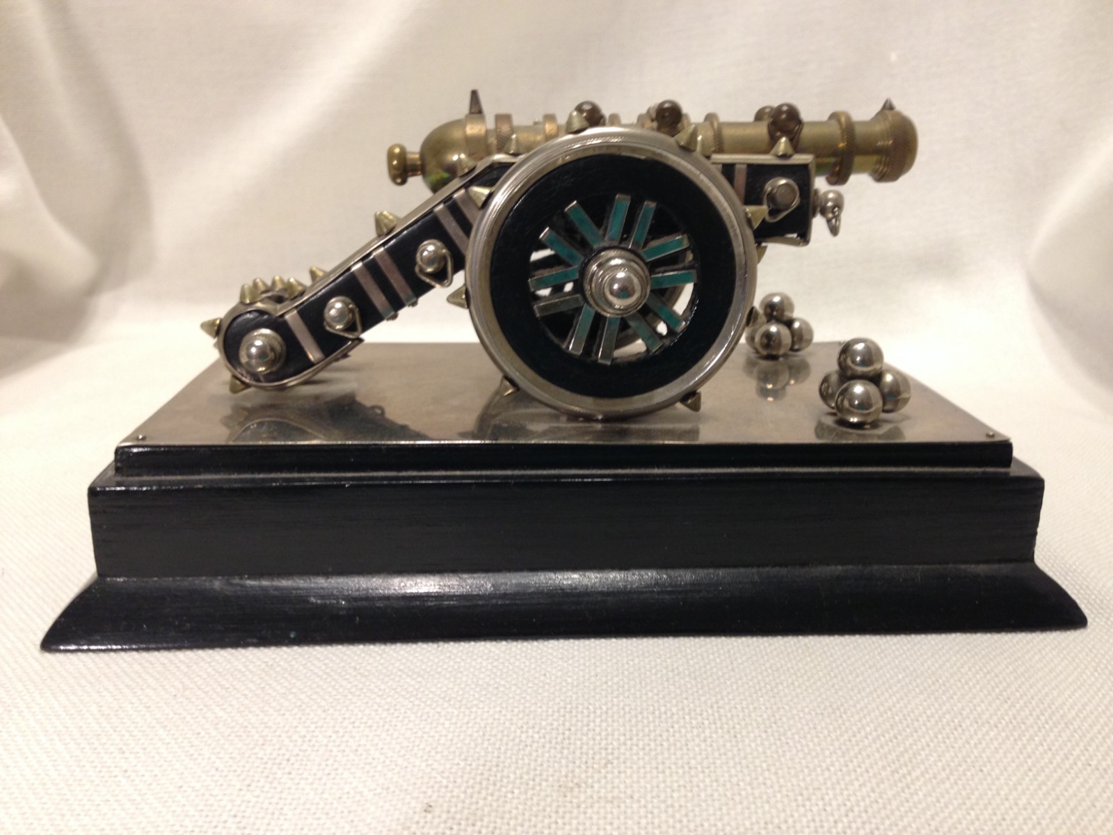 Miniature Kim’s Gun Zamzama Gun Pakistan Cannon Replica Military Cannon