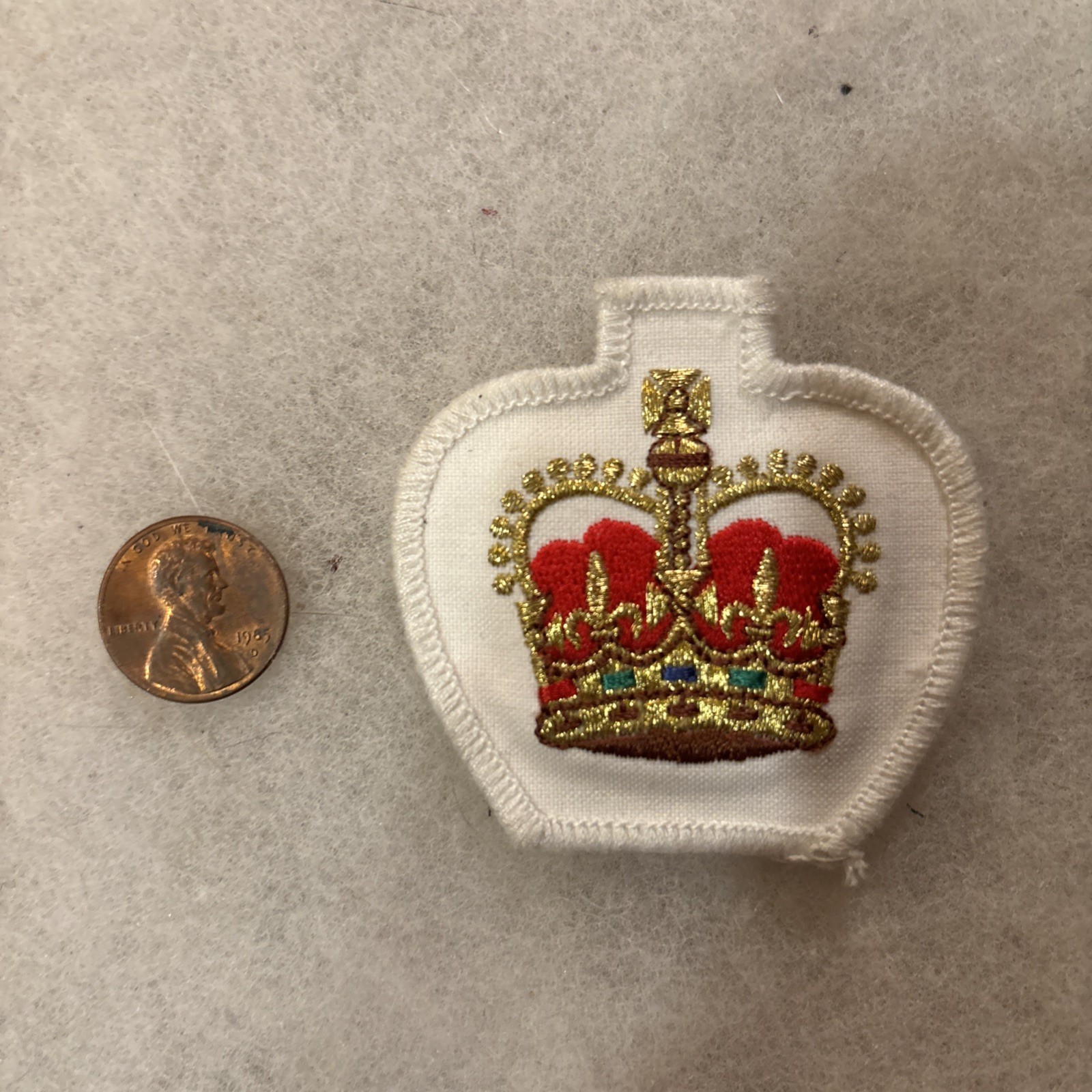 Royal British Dress Arm Badge: Warrant Officer 2 (#1 white)