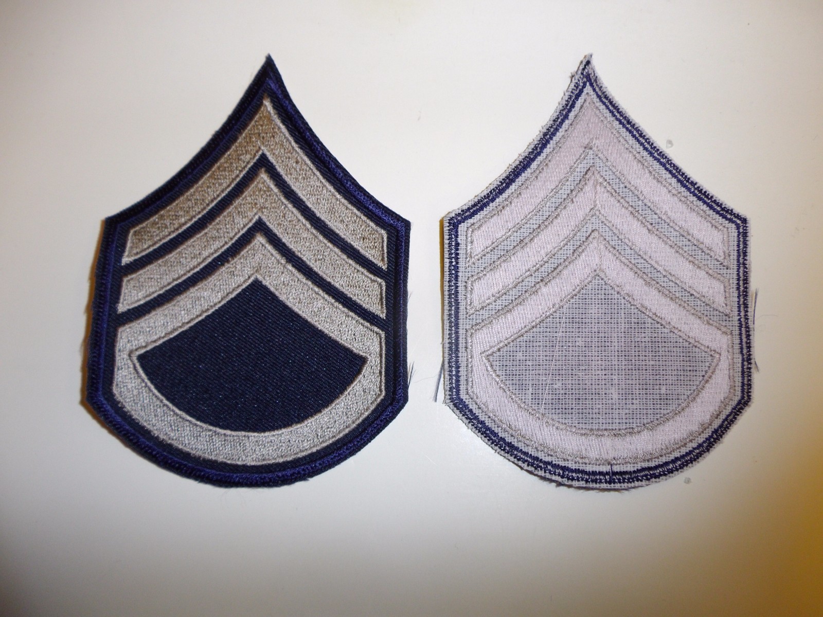 1012p WW2 US Army & Air Force Rank Chevron Staff Sergeant Silver/Blue pair R1A