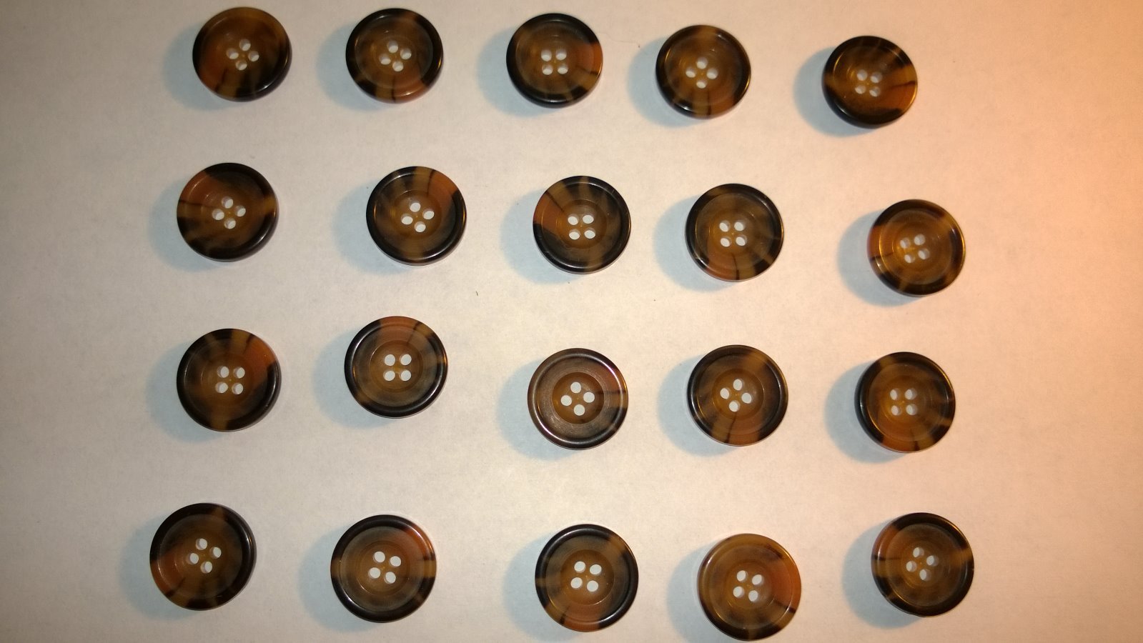 Vintage Lot 20 “BONE” COLOR ,Medium Buttons