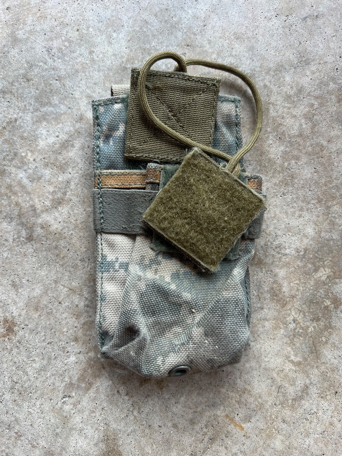 Small ACU radio pouch unknown brand gwot oldgen USGI