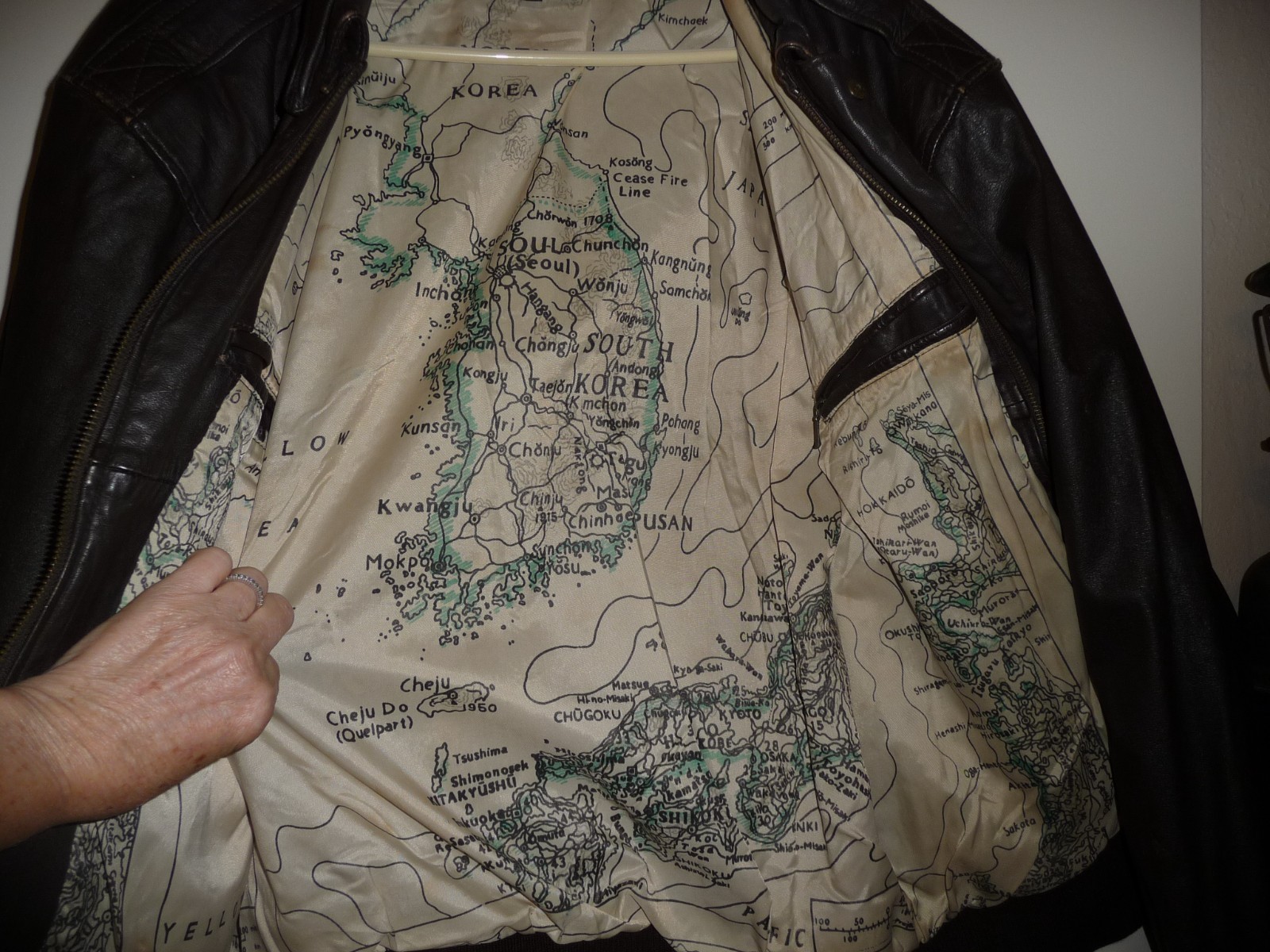 VTG American Born Brown Leather Type A-2 Bomber Flight Jacket Coat Size L