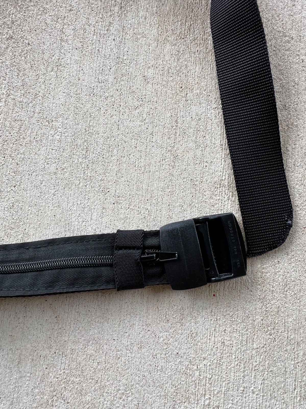 Unknown belt size small external zipper