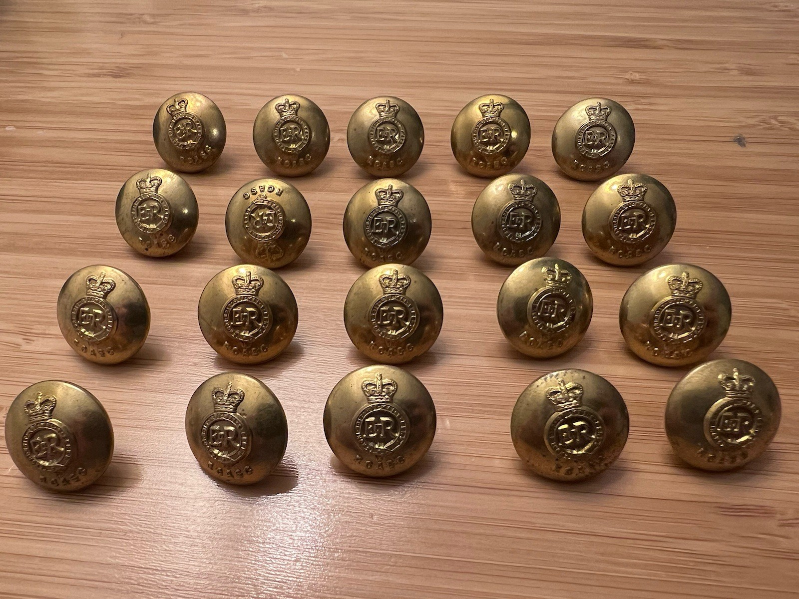 20 VINTAGE (1901-1968) ROYAL CANADIAN ARMY SERVICE CORPS RCASC BRASS BUTTONS