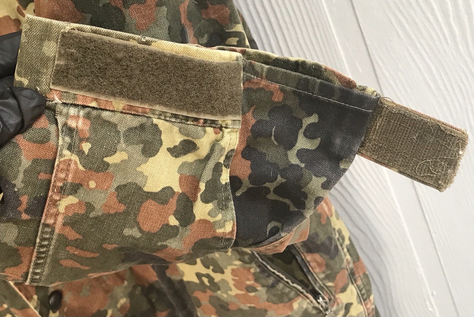 FLEKTARN CAMO FIELD JACKET, GERMAN SURPLUS, 1993 ISSUE, LG, COMPONENTS INTACT!