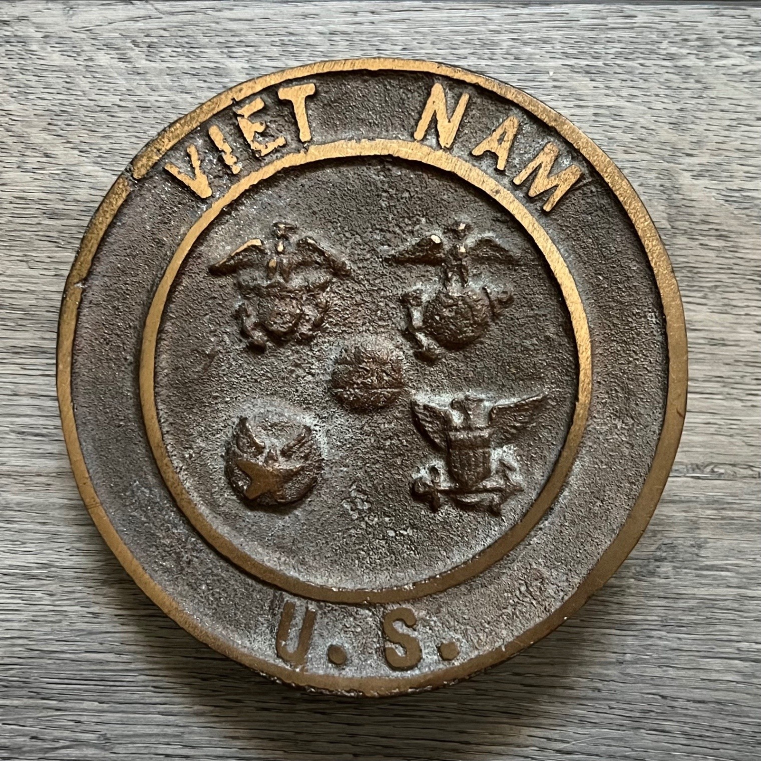 Vintage Vietnam U.S. Veteran Memorial Bronze Plaque Metal Medallion Grave Marker