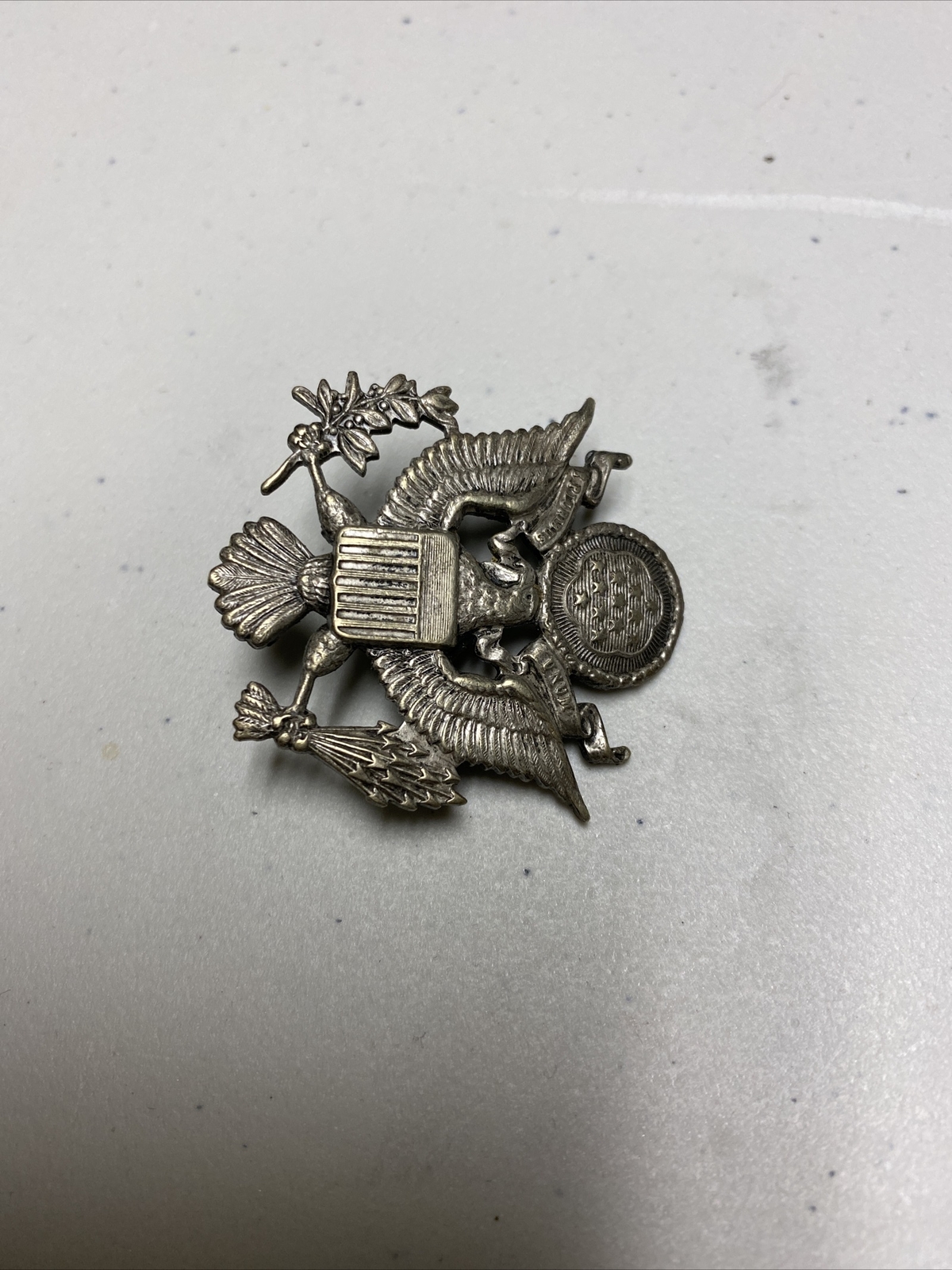 H0915 Original VN Era USAF Female Officer Cap Badge IR45A