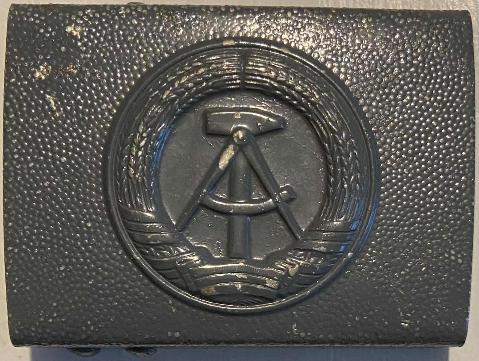 Cold War (East Germany) DDR NVA Belt Buckle (Grey) – Authentic
