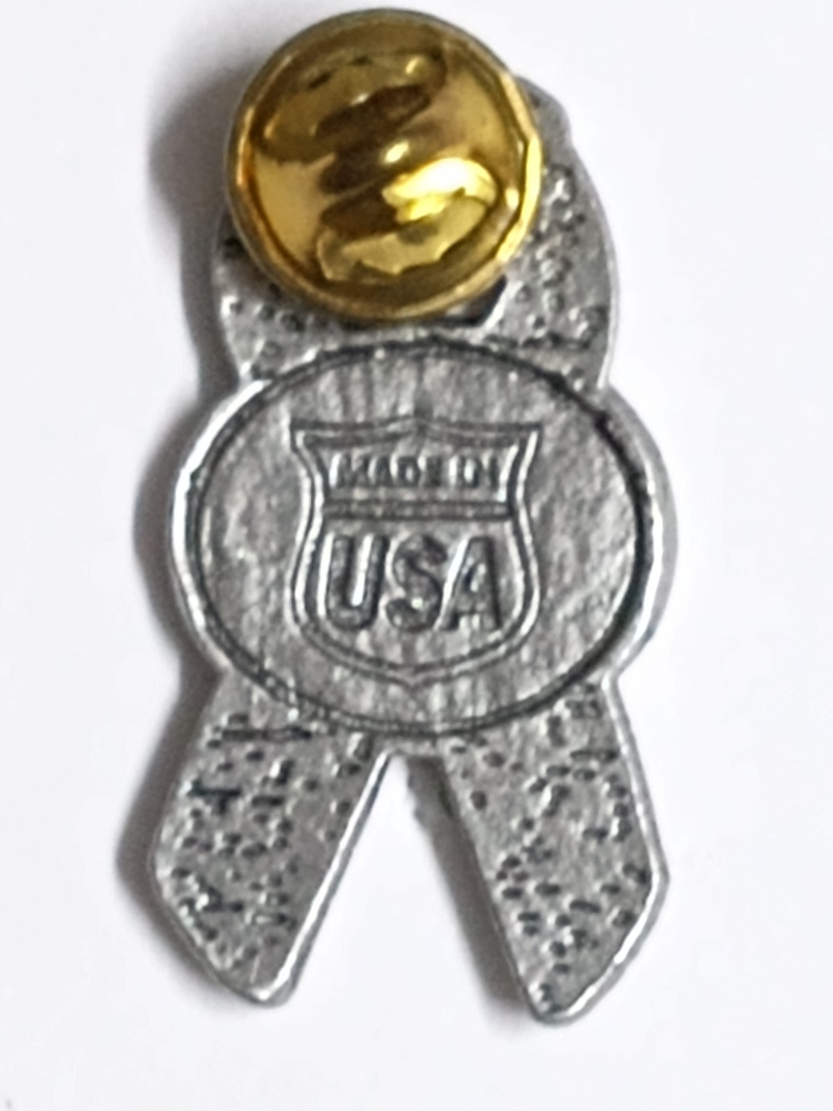 POW MIA In Memory of a Fallen Veteran Black Ribbon Lapel Military Pin 1.5″h NEW