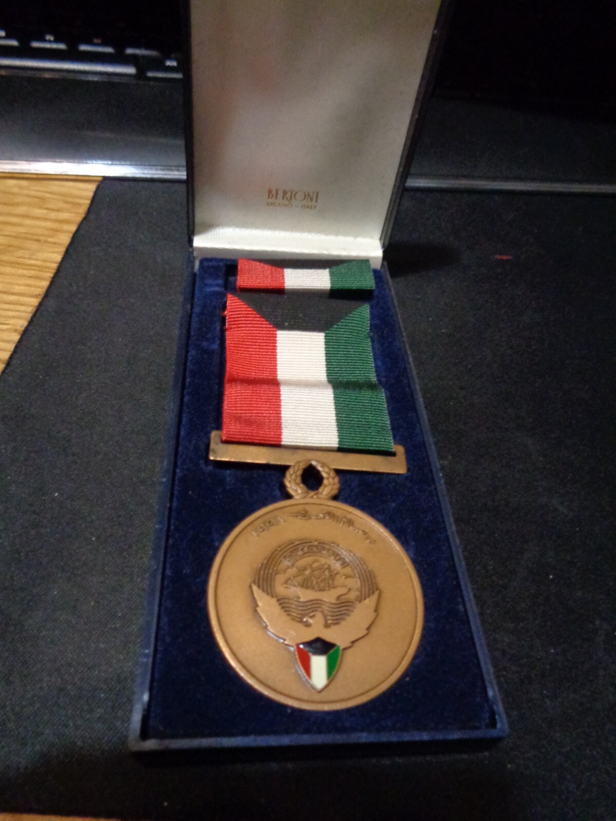 Liberation of Kuwait Medal Iraq Gulf War Desert Storm Military Italian Made