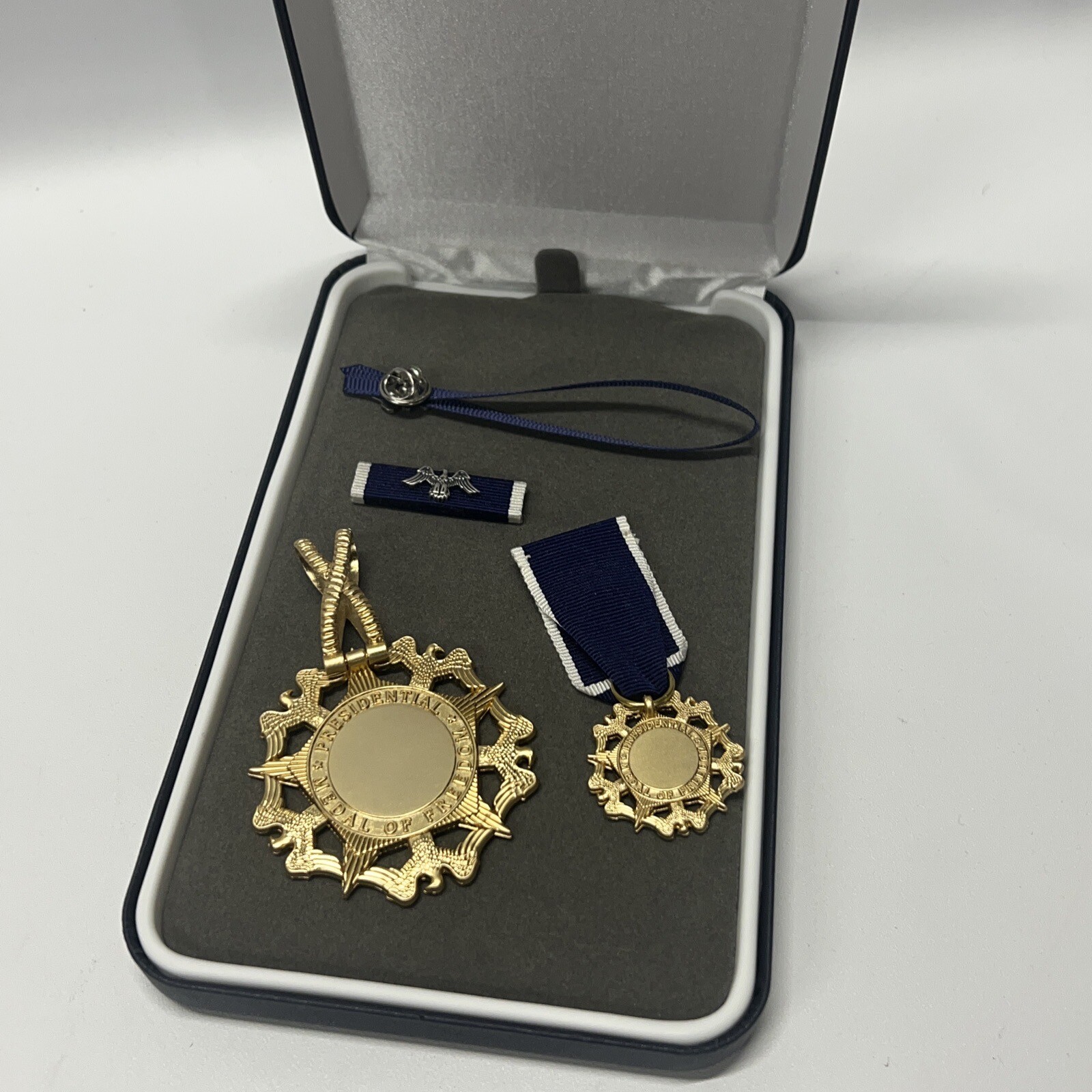 Stan Musial US Presidential Medal of Freedom Award Set W/ Certificate! Complete