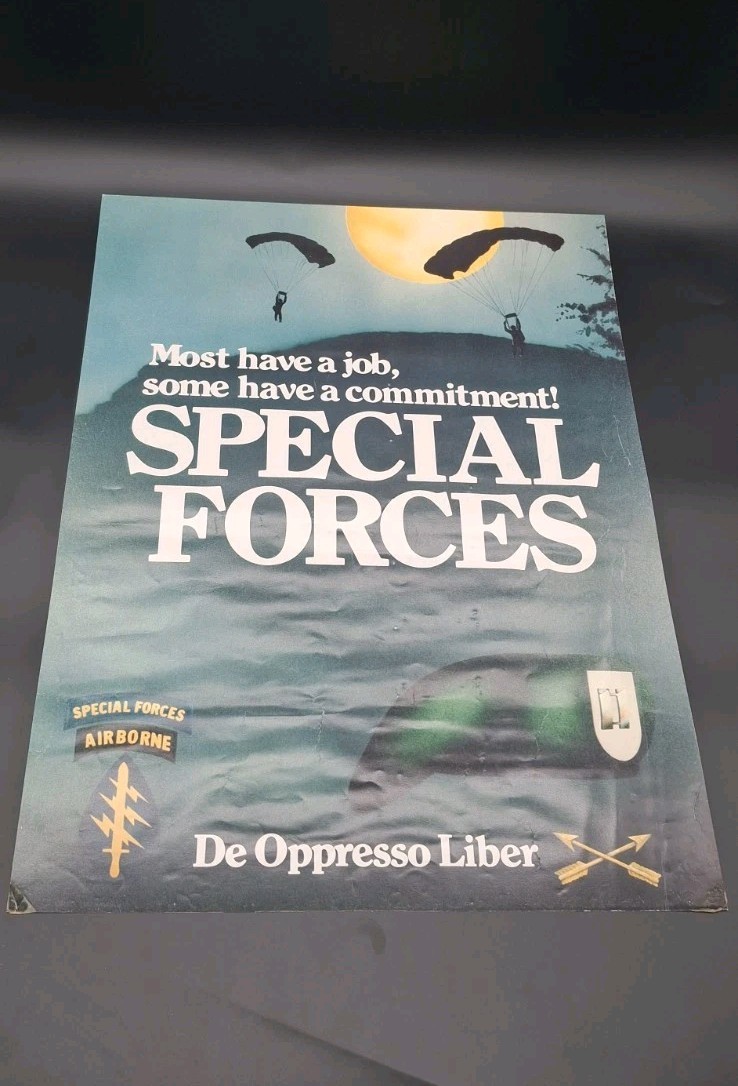 Vtg US Army Special Forces Recruitment Poster Vietnam Era 18X27 De Oppresso Libe