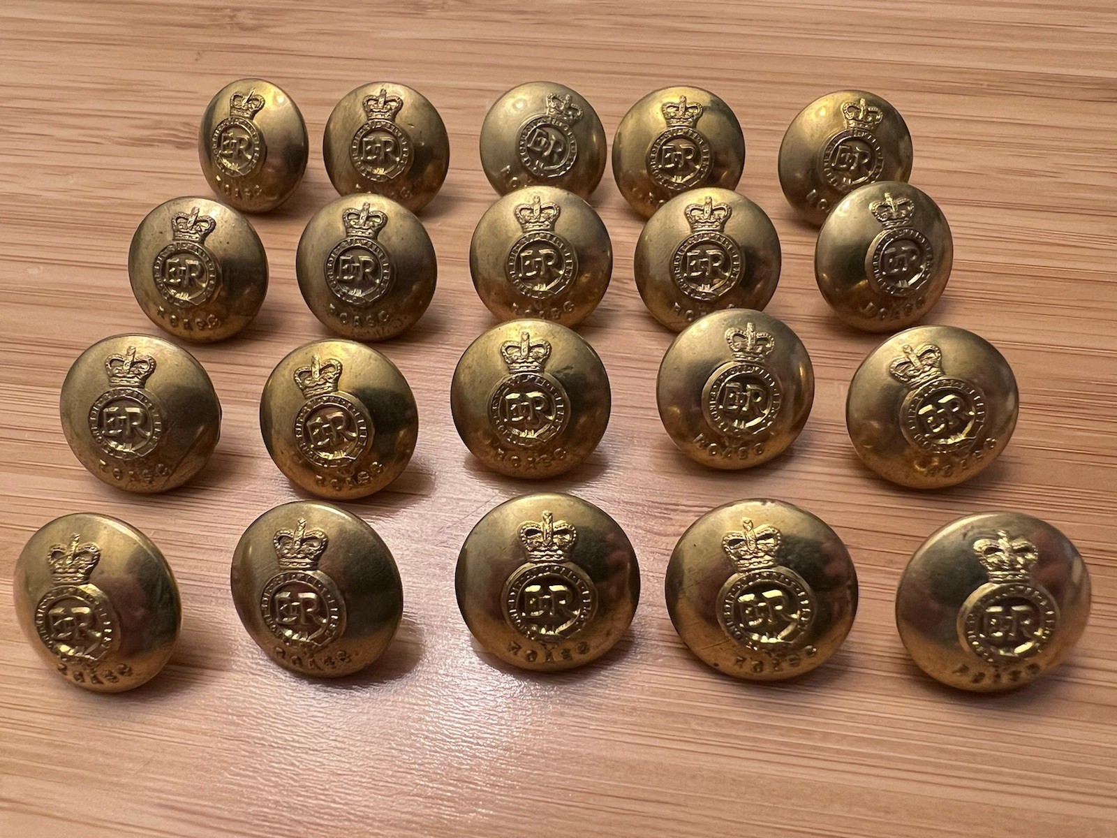 20 VINTAGE (1901-1968) ROYAL CANADIAN ARMY SERVICE CORPS RCASC BRASS BUTTONS
